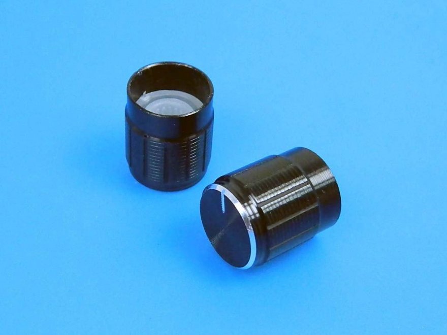 Knoflík na potenciometr oska 6mm hliníkový černý s ukazatelem polohy - Kliknutím na obrázek zavřete