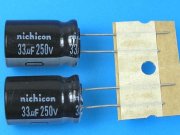 33uF/250V - 85°C Nichicon VR kondenzátor elektrolytický